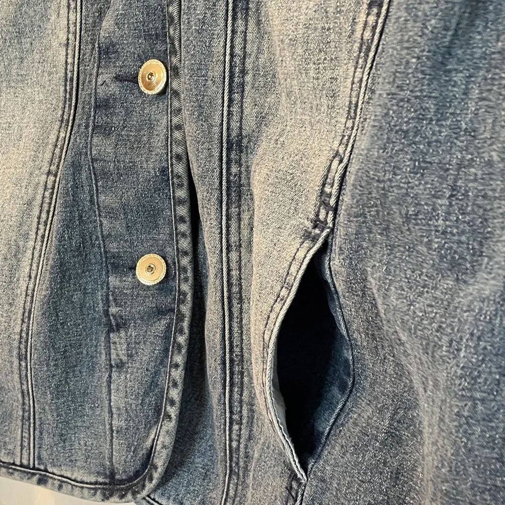Diane Gilman Size Medium Blue Denim Jacket